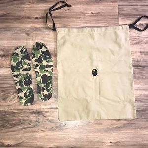 Bape beige dust bag with 2 camo insoles